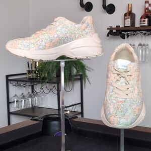 Gucci Floral Women's Sneakers - Cream and Pink